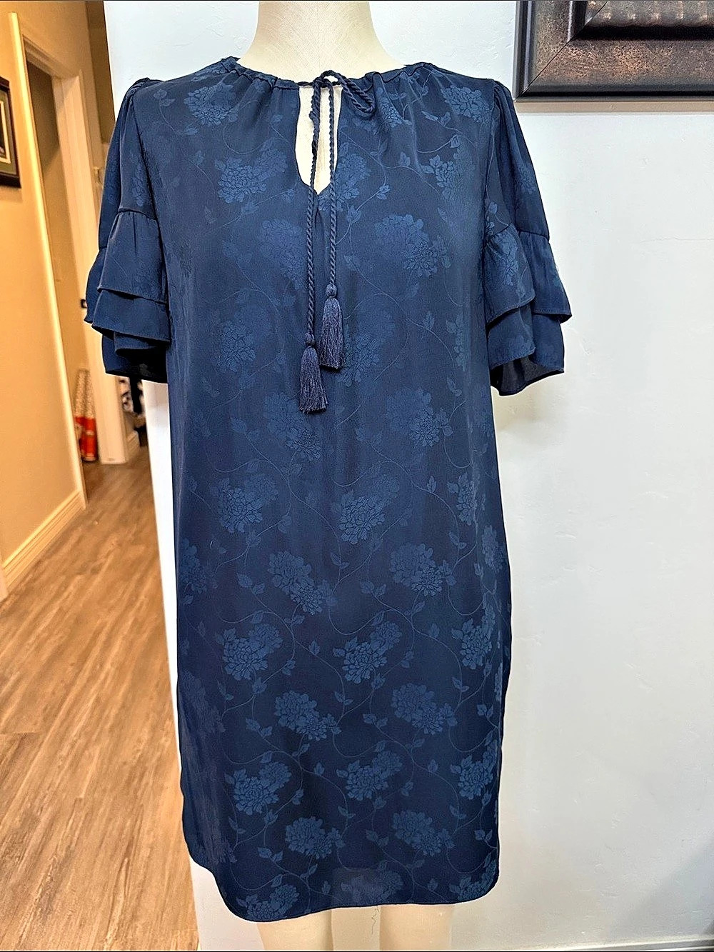 Dillards Chelsea & Blue Floral Tie-Neck Mini Dress in Blue